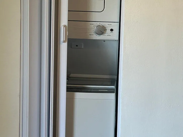5320 Whitsett Ave #8 — Photo 25