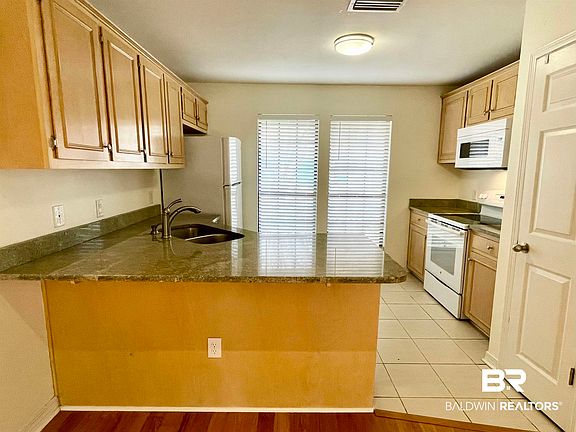 5th image of 389 Clubhouse Dr APT Aa2