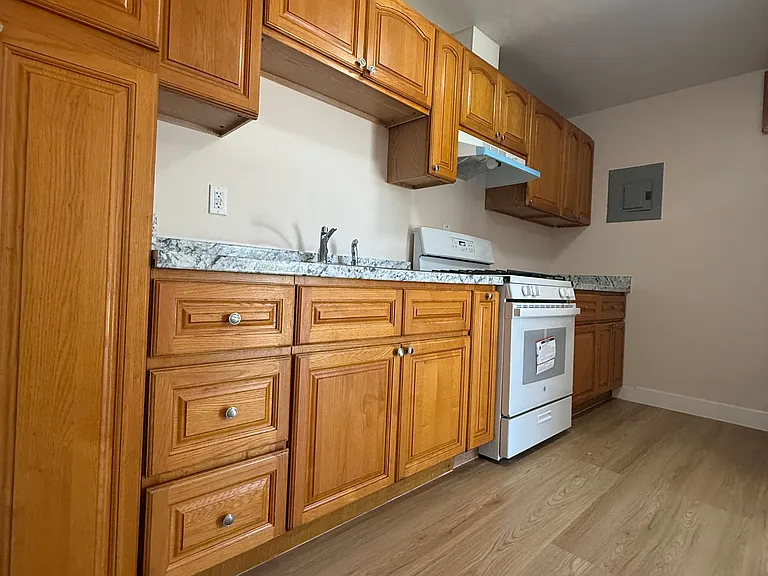 3155 Banning Ave #A — Photo 8