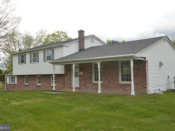3rd image of 1436 E Lamplighter Ln