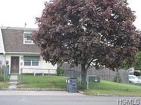 1st image of 202 Country Club Dr