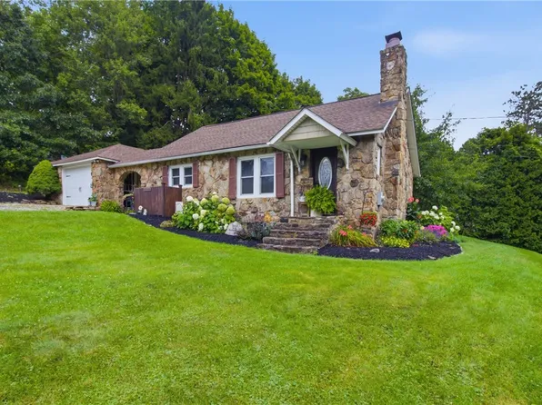 539 Clawson St, Punxsutawney, PA 15767