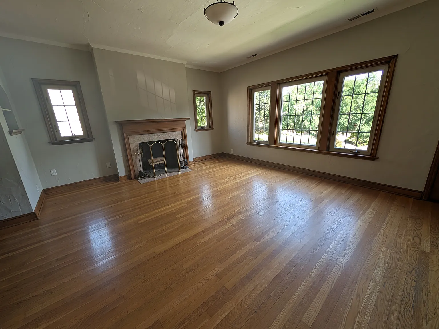 2 bed, 1112 sqft, $1,649 — Photo 2