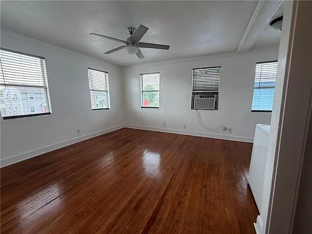 2 bed, 1.0 bath, 1000 sqft, $1,350 — Photo 3