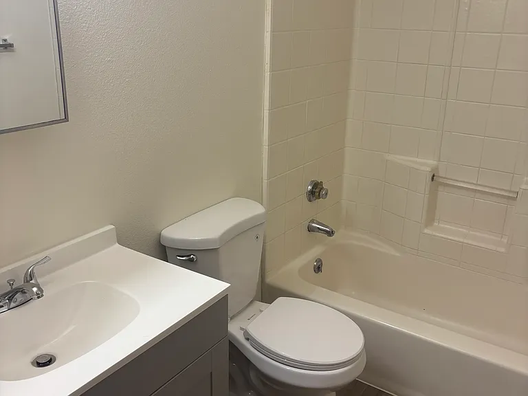 6221 Lakewood Dr W #172 — Photo 2
