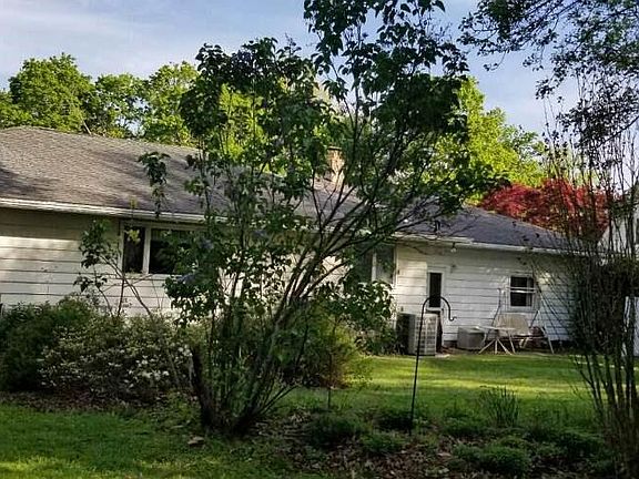 3rd image of 3633 Meadow Dr