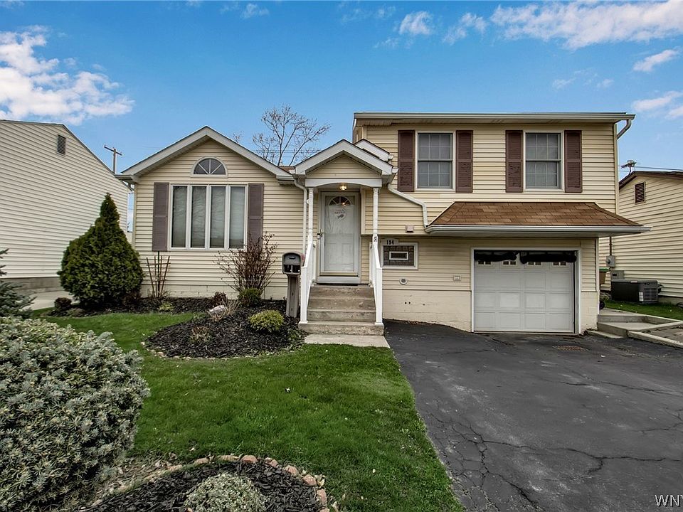 1st image of 194 Le Havre Dr