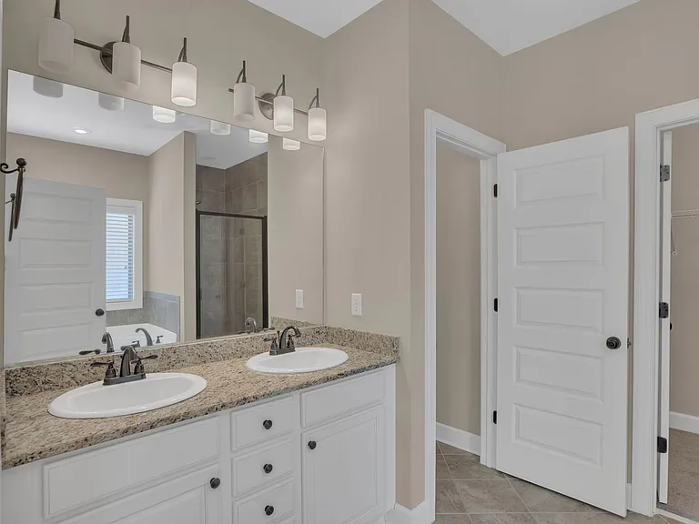 999 Starr Ct — Photo 18