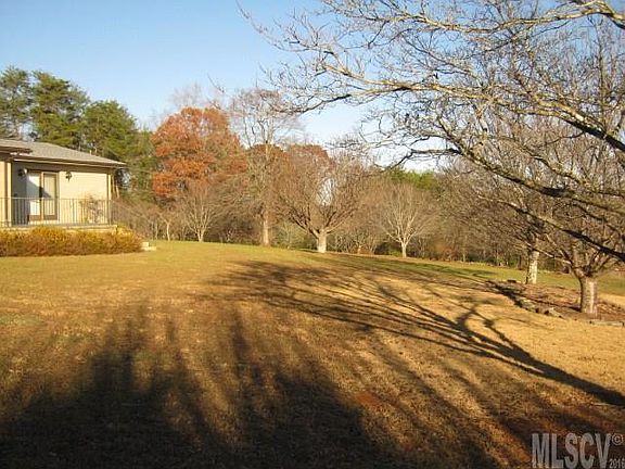 5th image of 4783 Lakeside Dr