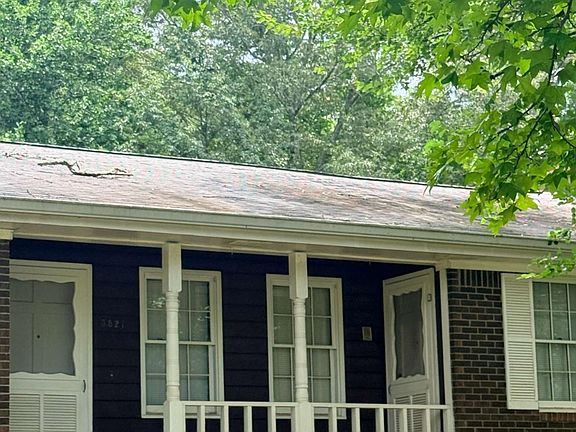 2nd image of 3827 Sherwood Dr