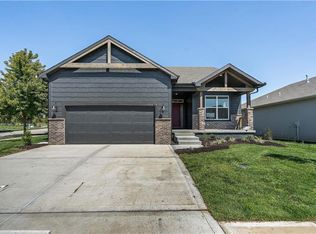 6920 NE 70th St, Kansas City, MO 64119