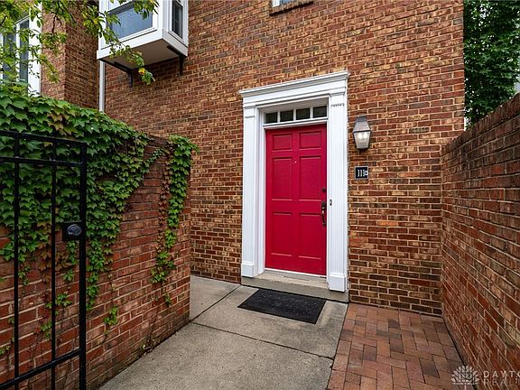 4th image of 111 Cooper Pl W
