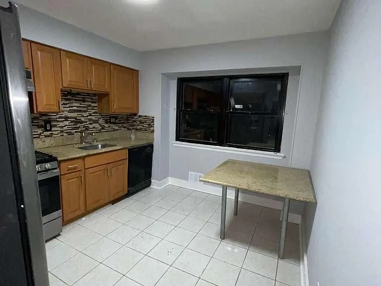807 Merrywood Dr — Photo 4