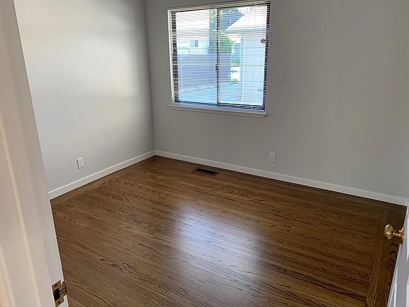 5th image of 1734 Sequoia Ave