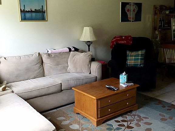 5th image of 255 Mallory Ct