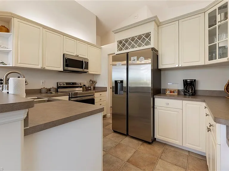 1526 Vintage Ln — Photo 11