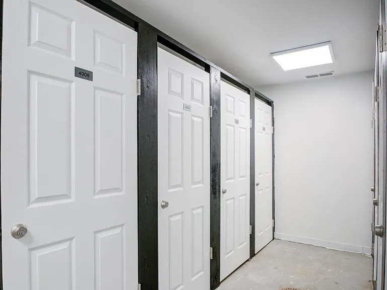 Squires Manor Apartment Homes — Photo 25