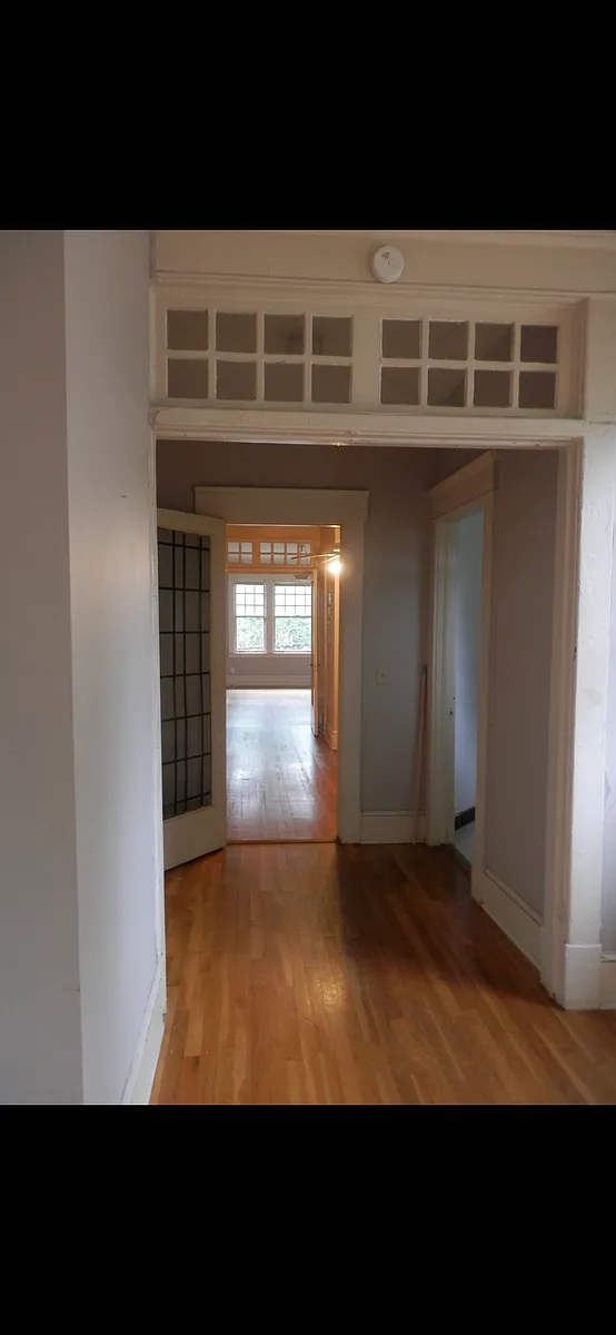 Building Photo - 160 4th St NE #4