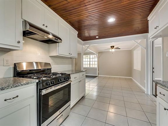 4th image of 3007 Shorewood Dr