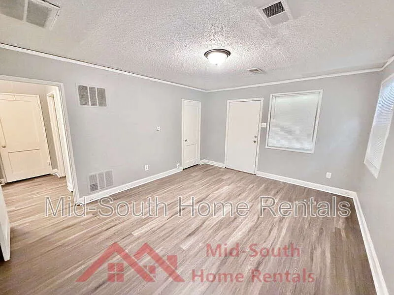 2 bed, 1.0 bath, 771 sqft, $895 — Photo 4
