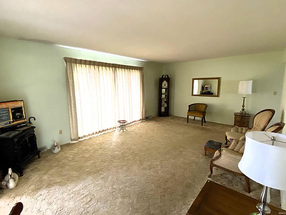 4th image of 1315 Rochester Blvd