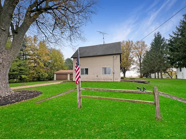 213 North St, Nora, IL 61059