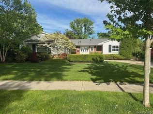 1639 Boxford St, Trenton, MI 48183