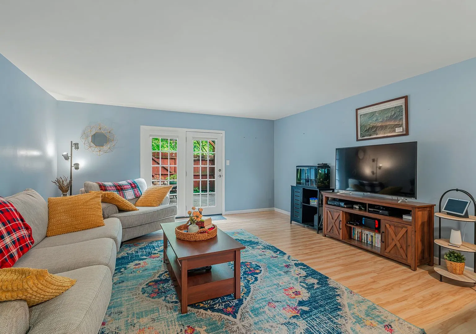 2 bed, 1.5 bath, 1080 sqft, $1,650 — Photo 2