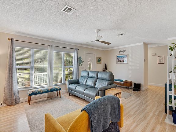 5th image of 245 13th Ave