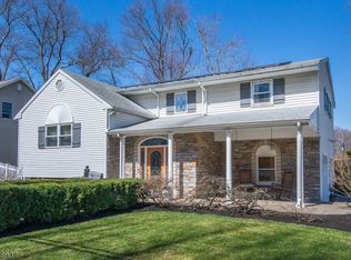 18 Roosevelt Ave, Berkeley Heights, NJ 07922