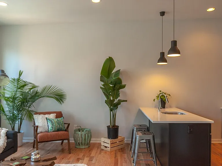2007 Hope st apartments — Photo 14