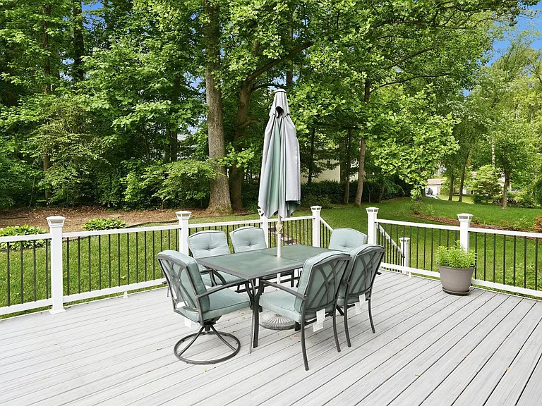 2515 Tabor Ct — Photo 35