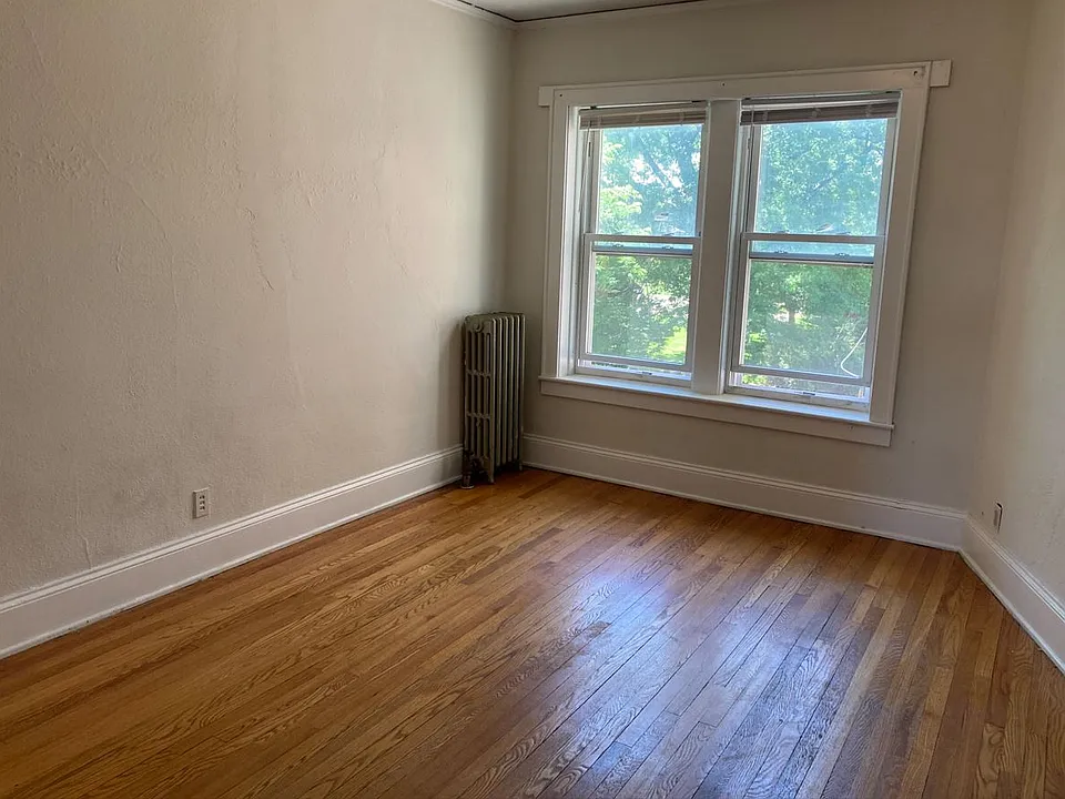 102-106 Linden St