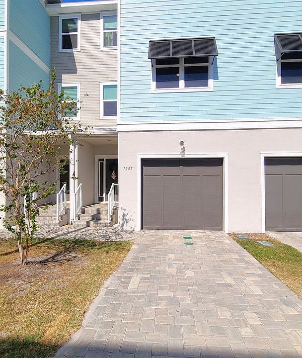1st image of 1245 Savona Dr NE