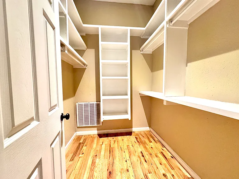 5504 E 5th Pl #1/1 — Photo 4