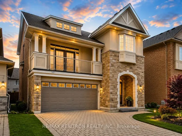 7 Military Ct, Richmond Hill, ON L4E 0M3