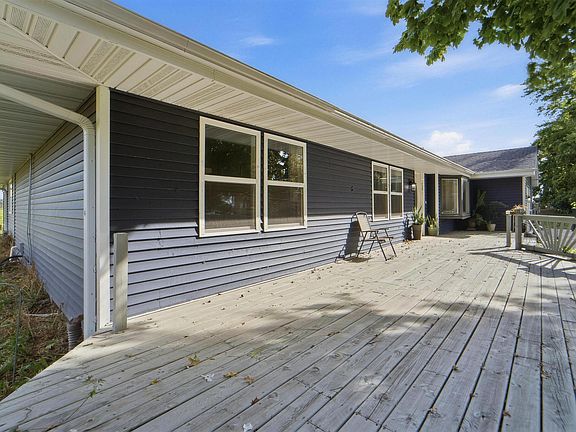 3rd image of 1621 SE 68th St