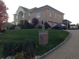 49 Mountainview Ct, Totowa, NJ 07512