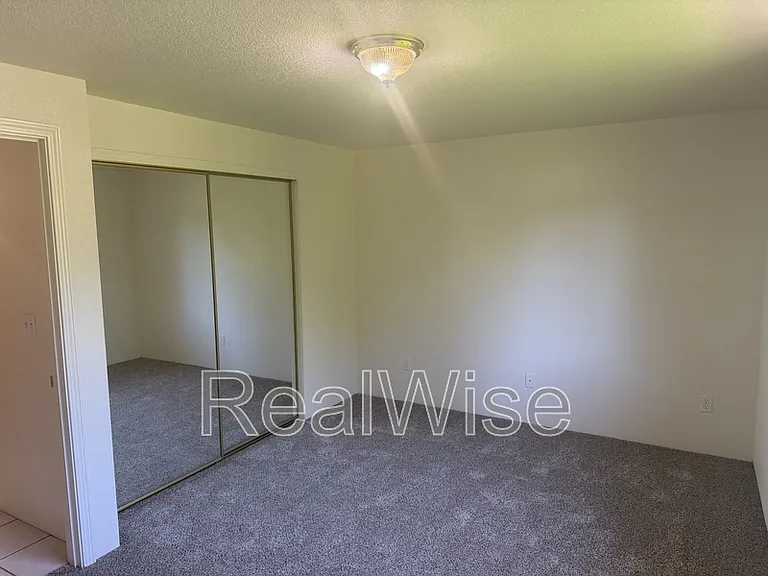 210 3rd St #B — Photo 14