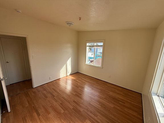 5th image of 2615 Center Ave #201