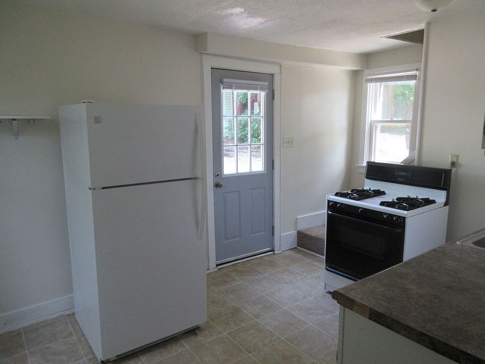 435 409 E Wall St Janesville, WI Zillow