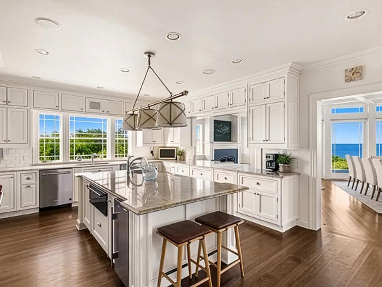 351 Kings Point Rd — Photo 17