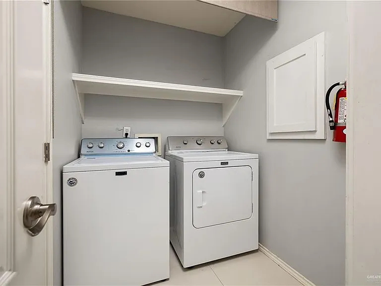 103 S 48th Ln #3 — Photo 9
