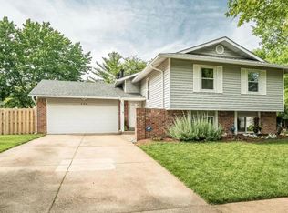 523 Shepards Xing, Ballwin, MO 63021