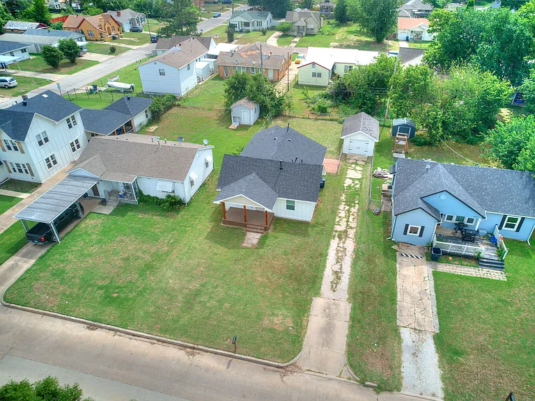 1017 N Pottenger Ave — Photo 22
