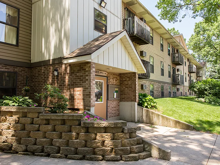 Peppercorn Apartments — Photo 1