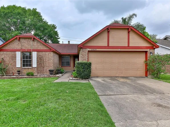 10829 E Linwood Dr, La Porte, TX 77571