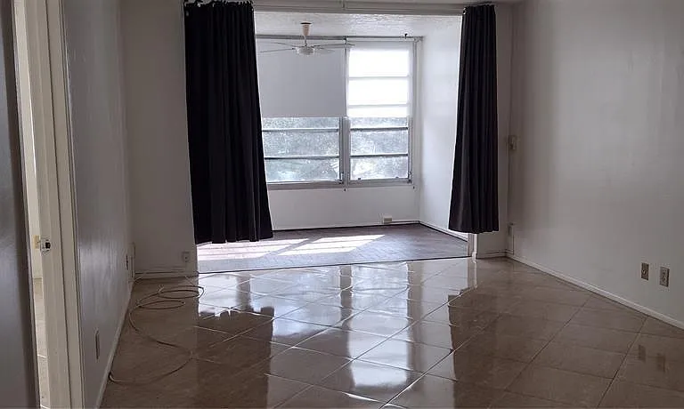 9340 Lagoon Pl #302 — Photo 2