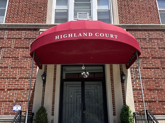 2nd image of 6045 Boulevard E #A8