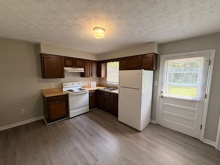 314 Walters Ln #B — Photo 25
